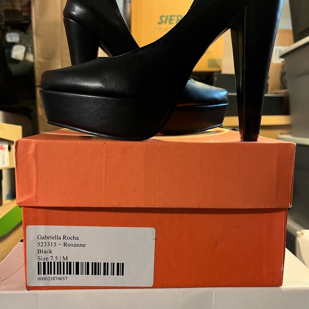 Gabriella Rocha Black Platform High Heel Pumps